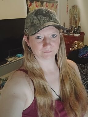 Meet your Posher, Sarina